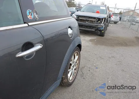 2011 Mini Cooper S z USA, uszkodzony, nr VIN WMWSV3C5XBTY20250